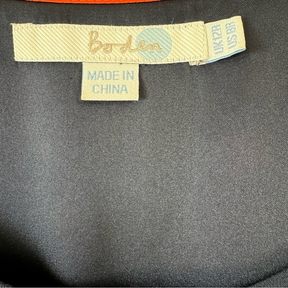 Boden Belted Navy Floral Dress with Pintuck Detail and semi-sheer 3/4 sleeves - Picture 3 of 8